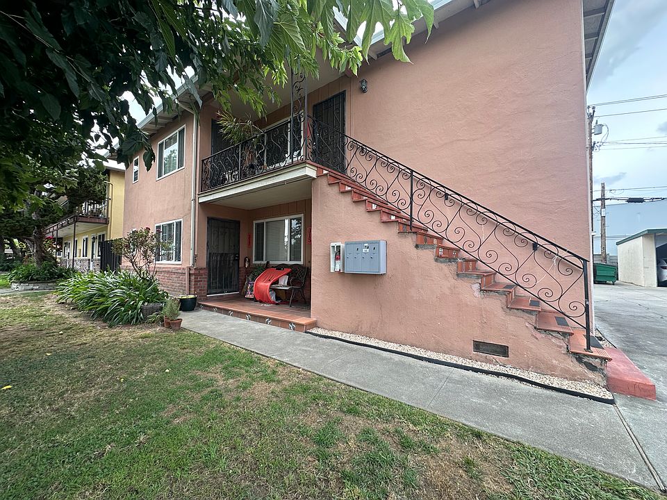 2nd image of 319 Kuehnis Dr