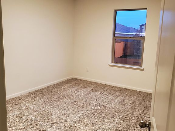 5th image of 620 Fountain Dr
