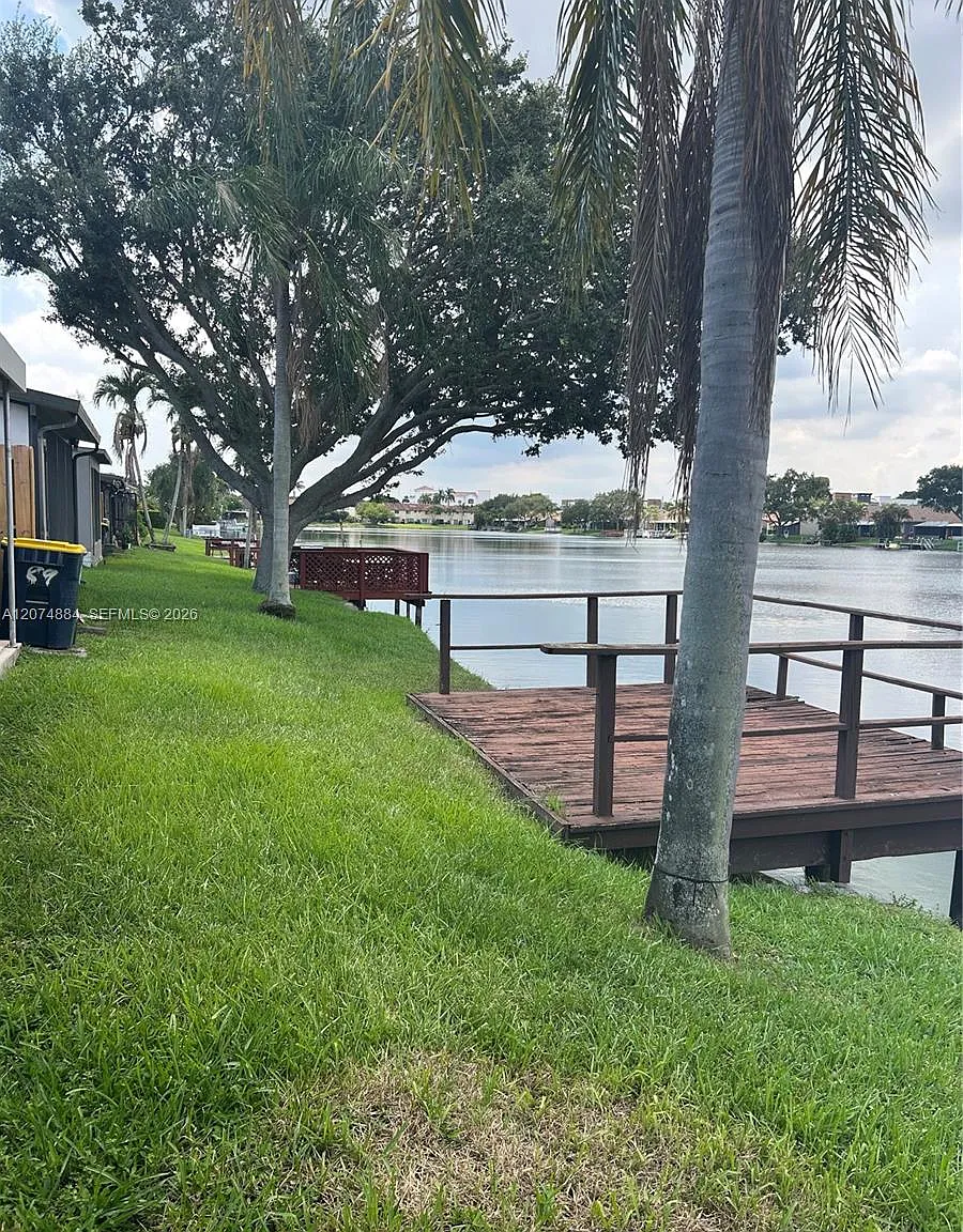Twin Lake Gardens — Photo 3
