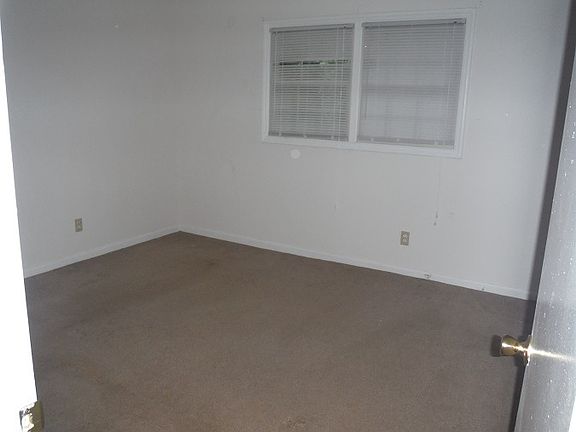 4th image of 110 Maplewood Ct #A
