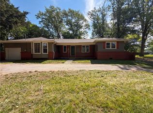 1825 NE Bren Mar Rd, Lees Summit, MO 64086