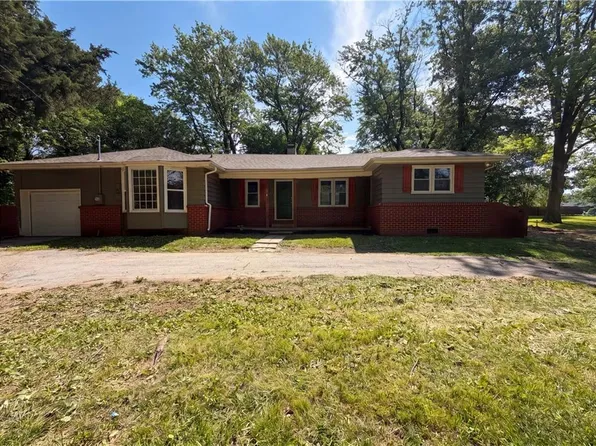 1825 NE Bren Mar Rd, Lees Summit, MO 64086