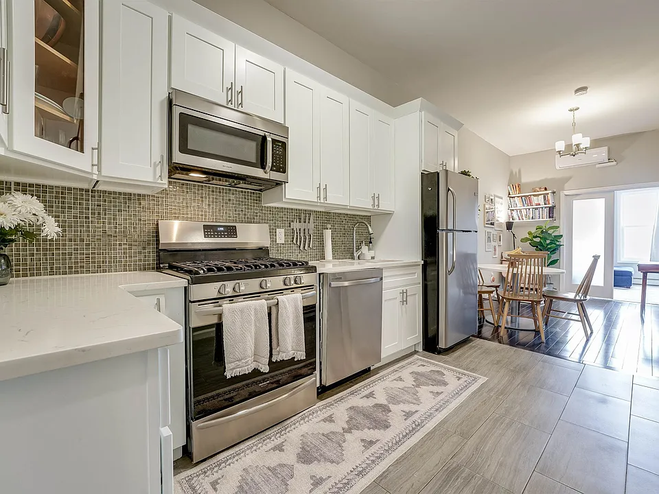 80 Webster Ave #3R