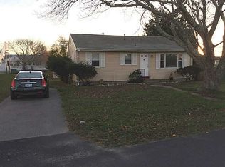 5 Green Acres Dr, Narragansett, RI 02882