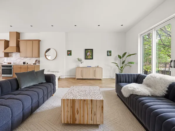 467 Lexington Avenue image 1 of 15