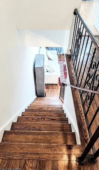 8 Van Nostrand Ave — Photo 13