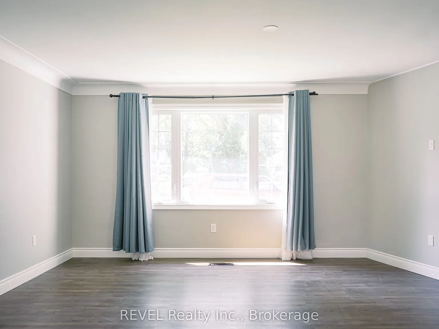 2 bed, $2,100 — Photo 4