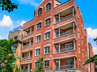120 W Oak St #2A, Chicago, IL 60610