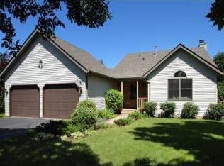 4049 Hadley Ave N, Oakdale, MN 55128