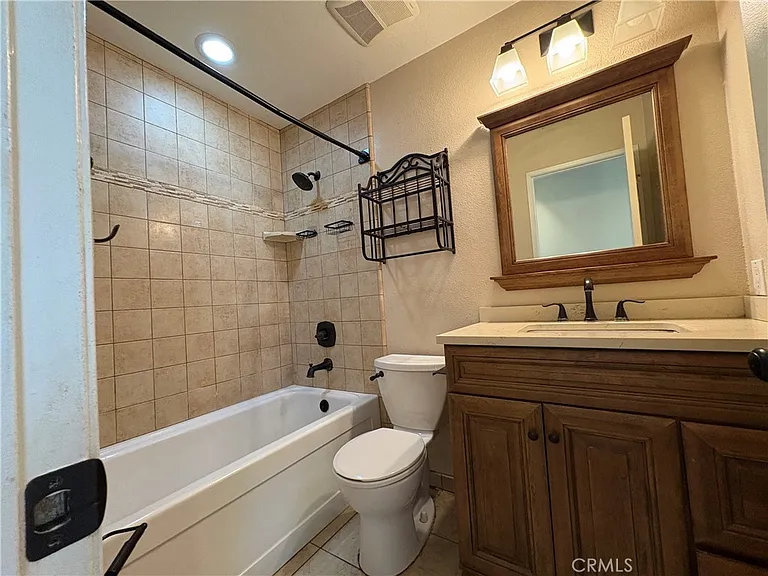 28561 Foxboro Ln — Photo 17