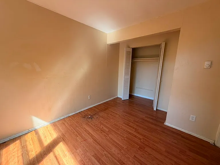 240 Sheffield Ave #1 — Photo 3