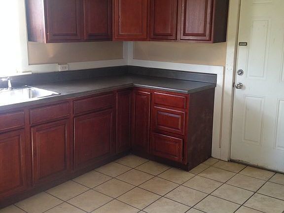 4th image of 1227 Ezell St