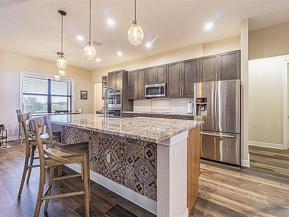 4th image of 32646 Wesley Way