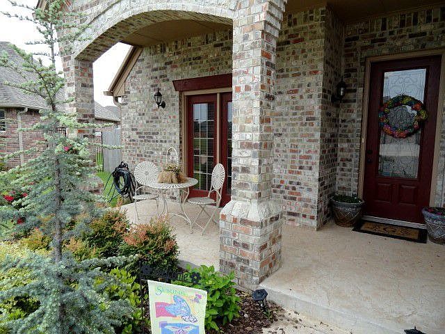 1st image of 9304 SW 30th Pl