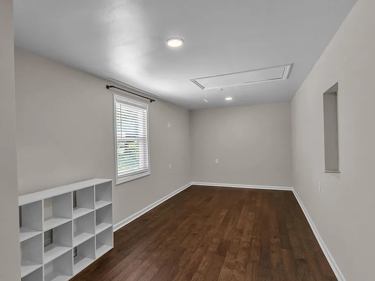 1225 Winston St — Photo 11