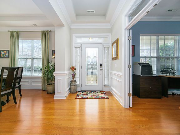 3rd image of 312 Palmerston Ln