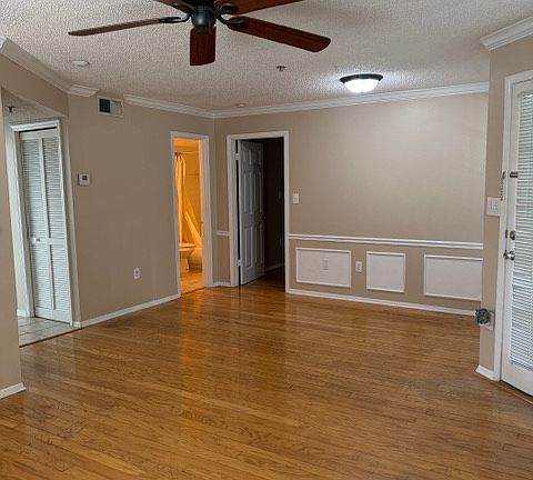 4th image of 1000 W Horatio St APT 201