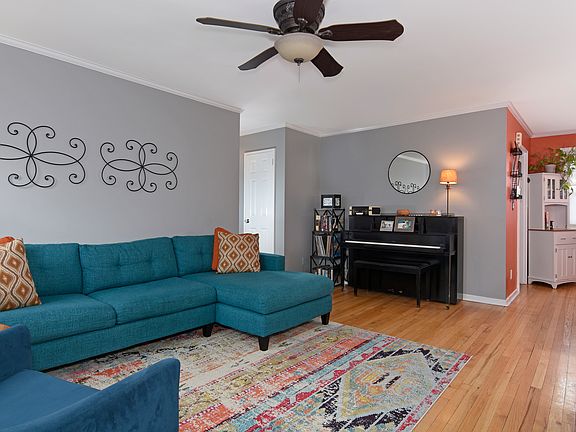 3rd image of 243 S Buckhout St #243
