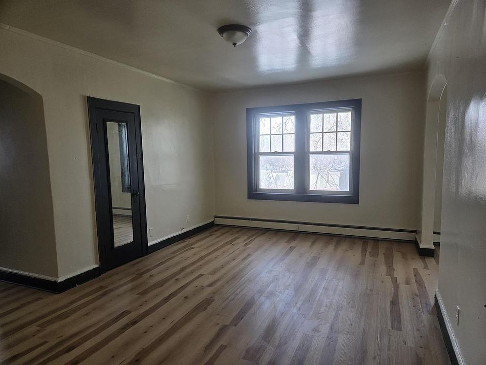 1st image of 915 N 24th STREET