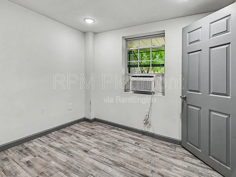 3181 Church St #C — Photo 13