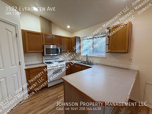 2nd image of 3522 Evergreen Ave