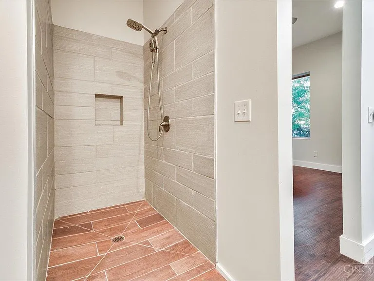 320 Seitz St — Photo 18