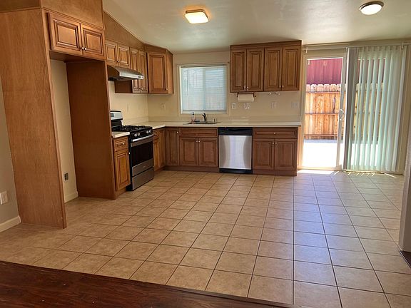 4th image of 8010 Capistrano Way