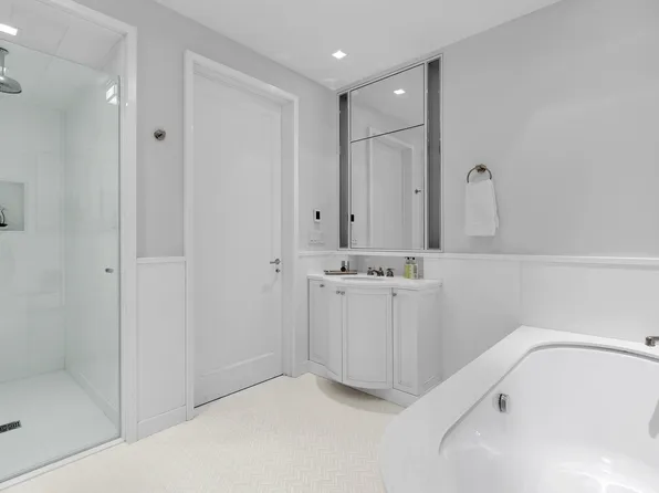 40 East 72nd Street image 14 of 17