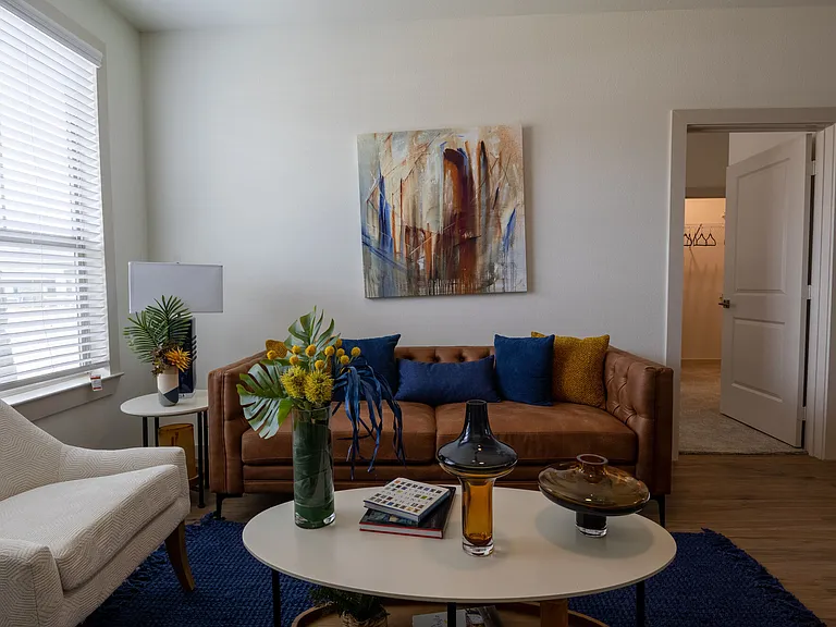 Home at Waller — Photo 2