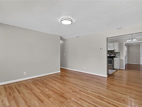 5th image of 2410 Jasper Ct