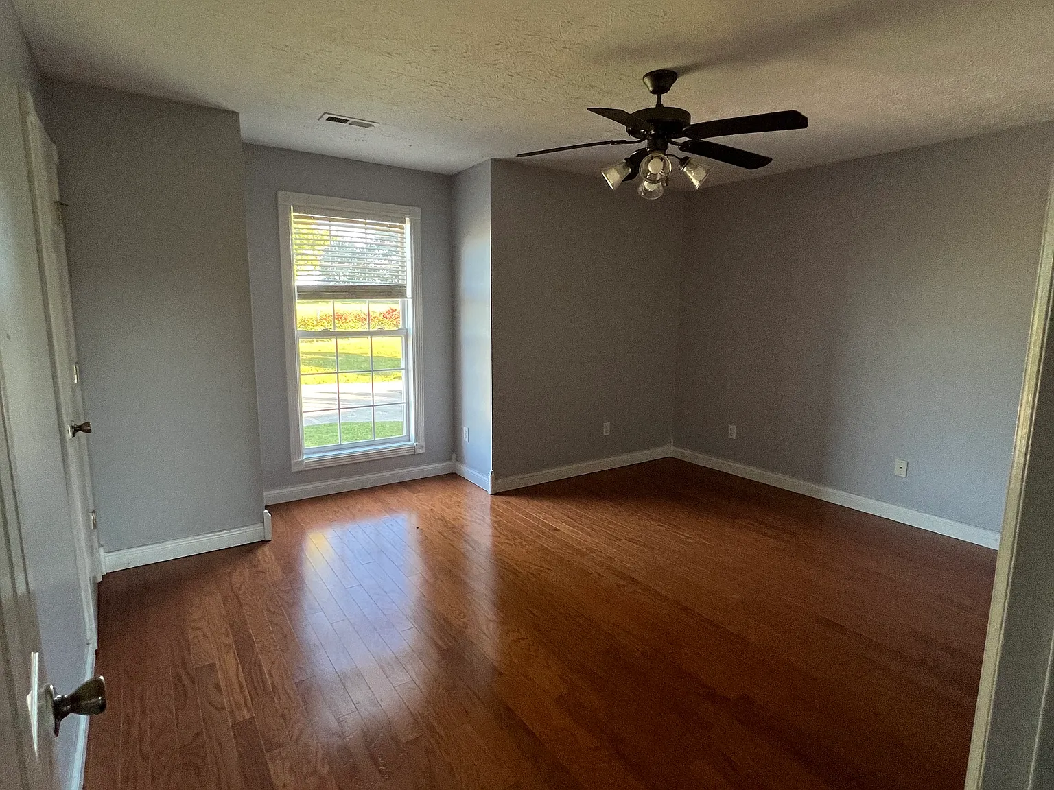 4 bed, 2.5 bath, $1,200 — Photo 4