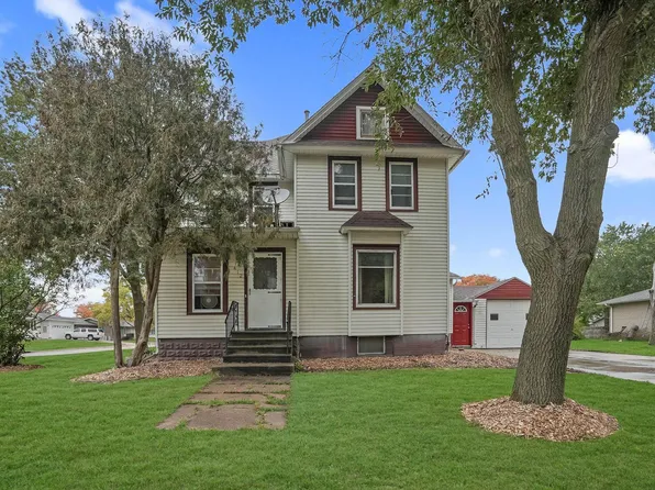 412 E 4th St, Readlyn, IA 50668