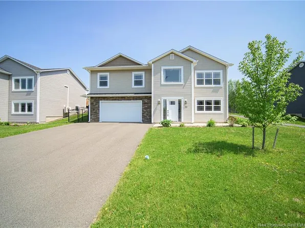 33 Doherty Dr, Oromocto, NB E2V 0M7