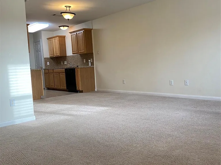 11905 Algonquin Dr #4 — Photo 7