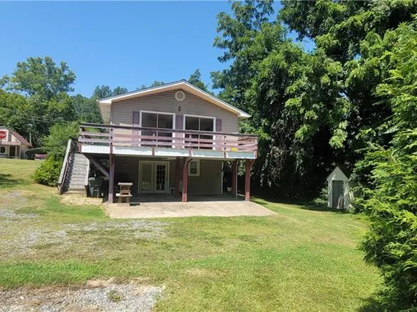 611 Hazel Ln, Eden, NC 27288