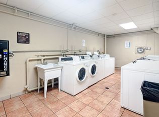 1043 S York Rd, Bensenville, IL 60106