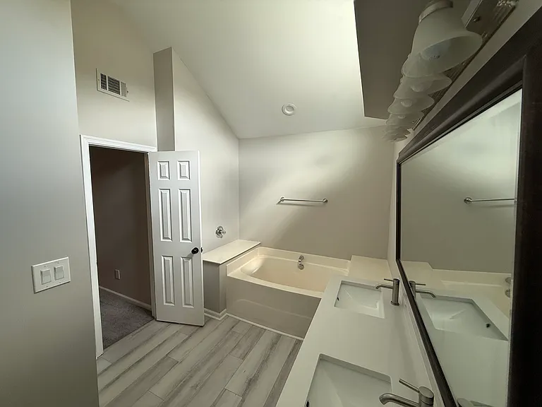 3176 Amador Dr — Photo 13