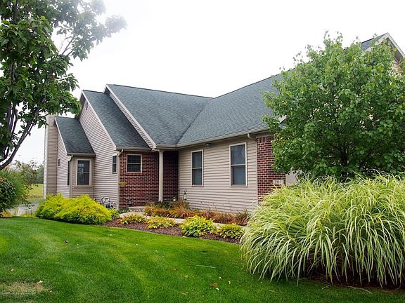 2nd image of 3913 Sierra Hts #9