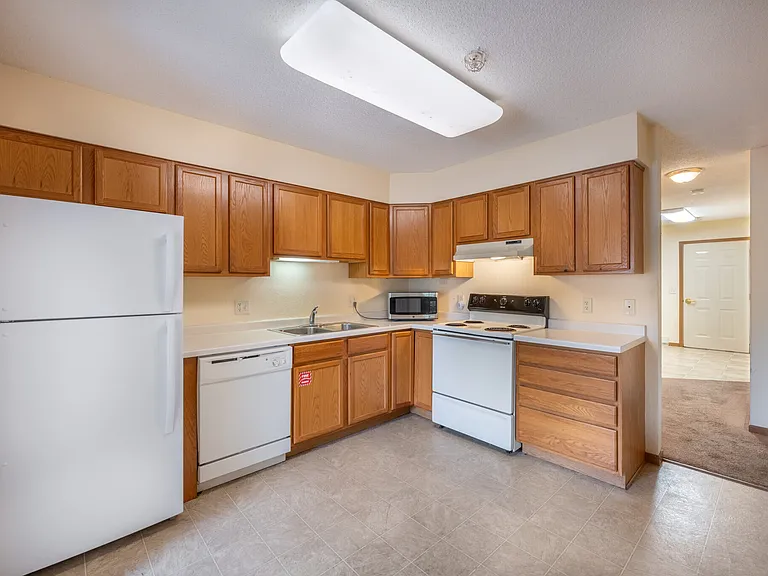 1063 E Cascade Ave #2 — Photo 2