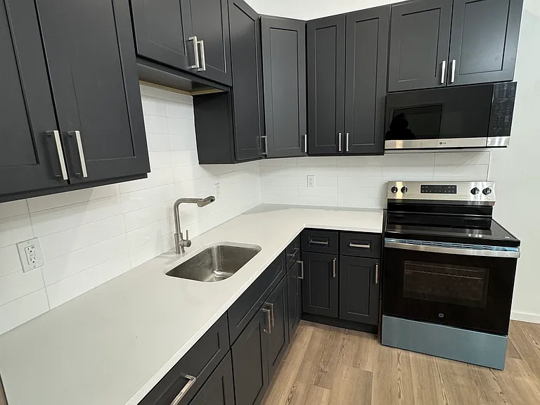 839 S Jackson St #2 — Photo 2