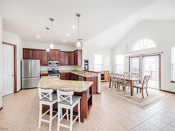 4th image of 1496 Barrymore Ln