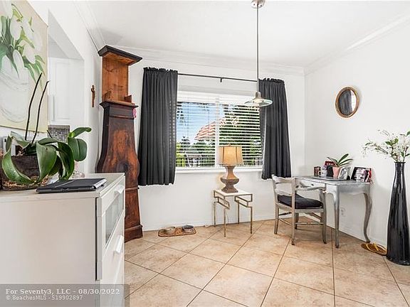 4th image of 3030 NE 5th Ter APT 11
