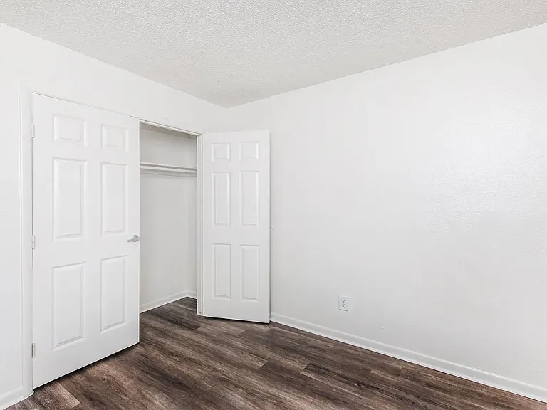 Crystal Pointe — Photo 30