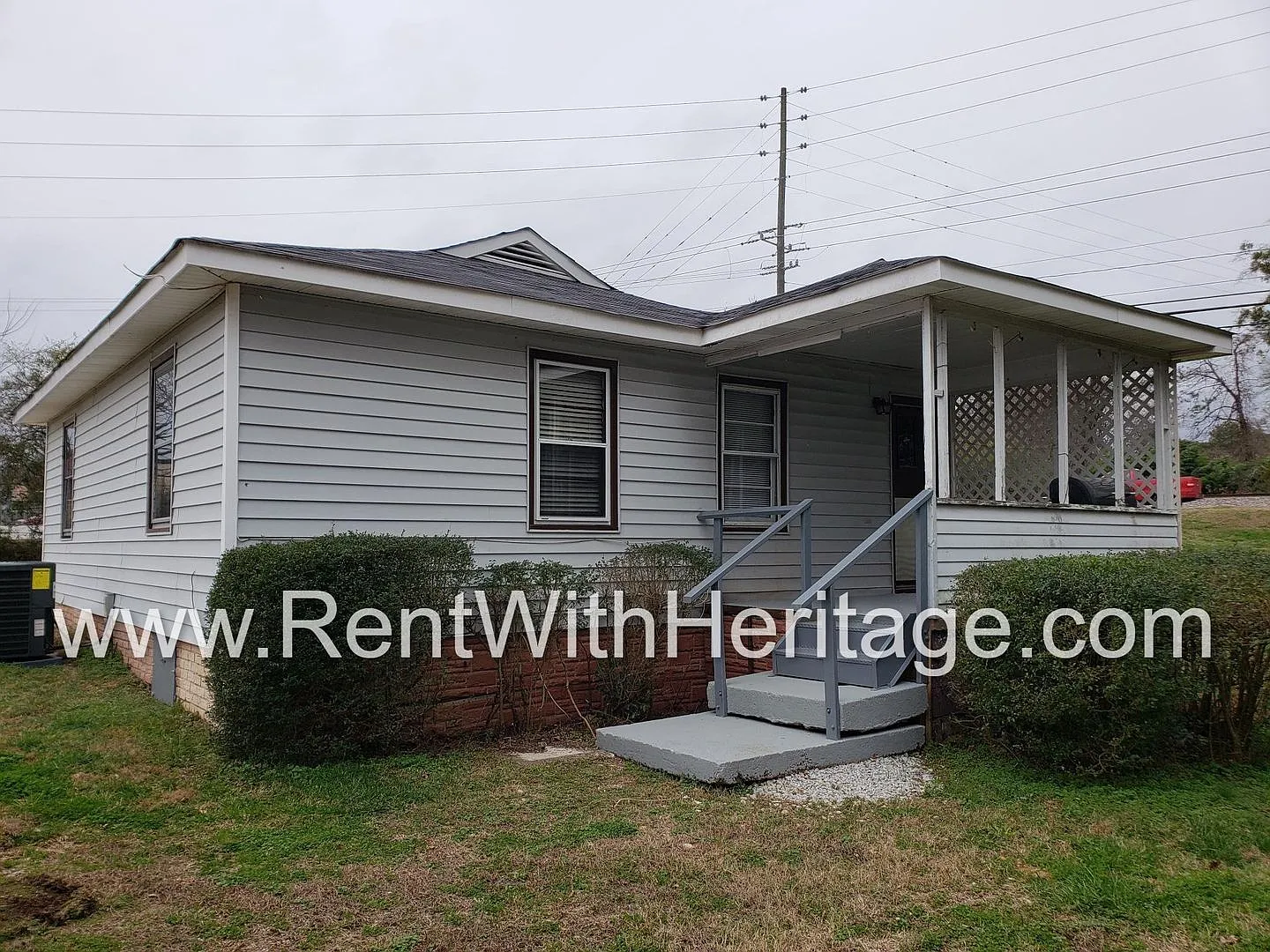 Grandpa's Bungelow/ Charming Ranch Home/ Totally Renovated/ Private Yard — Photo 3