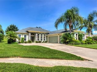 37009 Sun Bluff Ct, Grand Island, FL 32735
