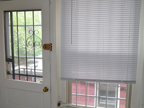 5th image of 3622 Baring St #23