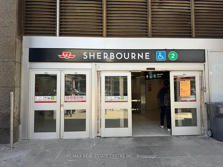 609 Sherbourne St #1909 — Photo 8