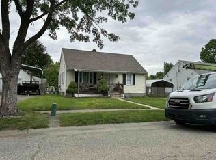 38 Red Bud Ln, Hamilton, OH 45013