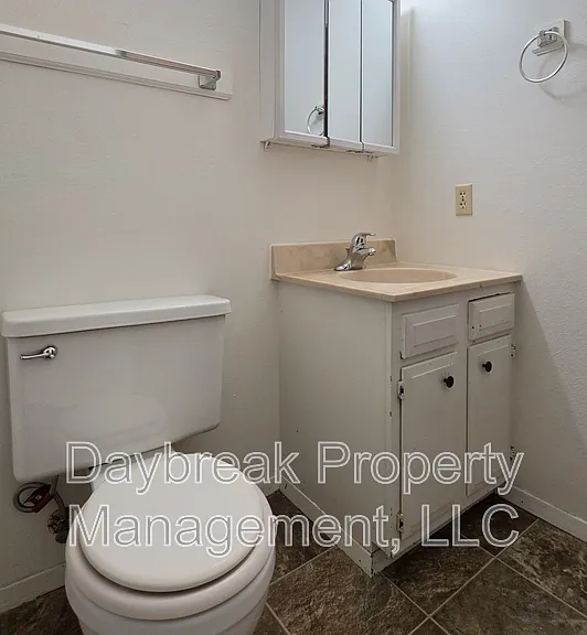 2414 3rd Ave N #11 — Photo 10