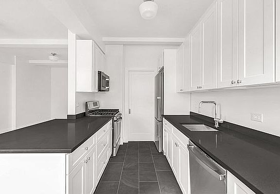4th image of 12 E 86th St APT 1621